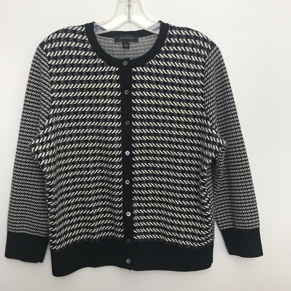 Ann Taylor Houndstooth Cropped Cardigan NWOT - Picture 2 of 5